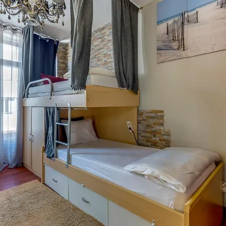 Garden In Town Hostel *