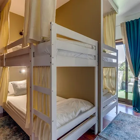 Garden In Town Ostello Oporto