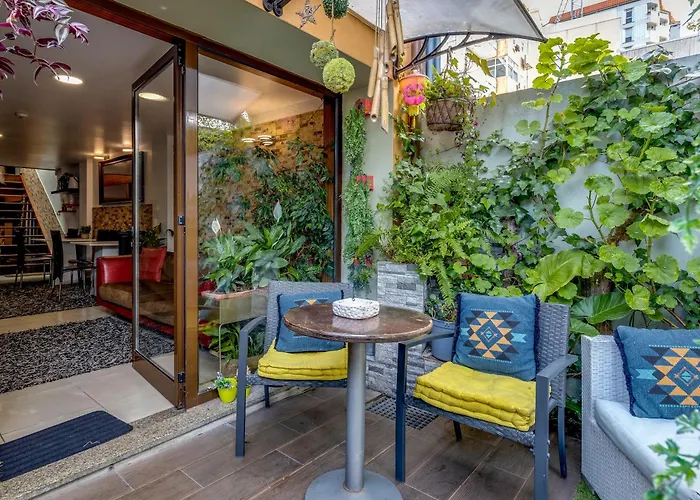 Garden In Town Hostal Oporto