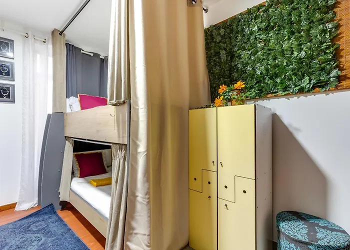 Hostal Garden In Town *