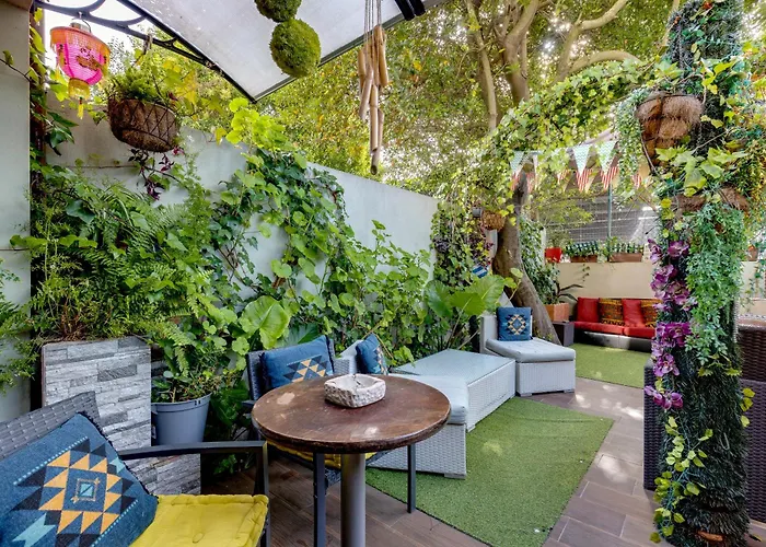 Garden In Town Hostel